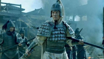 巅峰的赵云是什么时候？许褚李典乐进的组合能杀他吗？