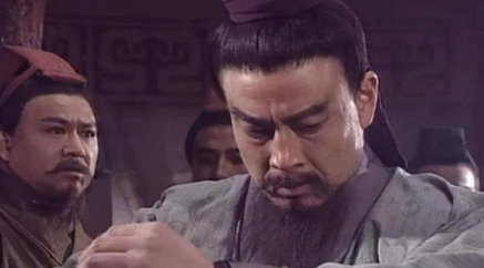 为何说诸葛亮派马谡守街亭，既出于私心又出于公心？