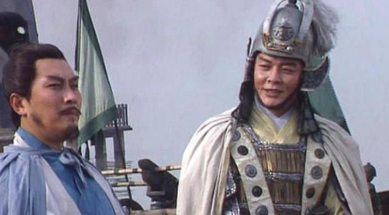 刘备和周瑜会面时，为什么带关羽不带张飞、赵云？