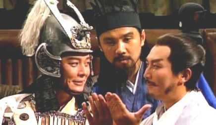 赤壁之战时，诸葛亮为何要把东风的事情搞神秘一点？