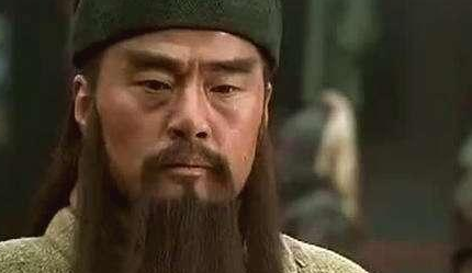 既然潘凤已经是上将了，为什么还是被华雄给秒杀了？