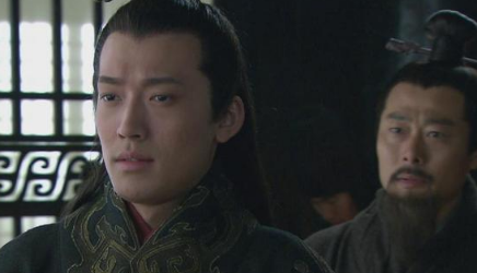 荀彧一直帮着曹操出谋划策，为何到老了却要背叛曹操？