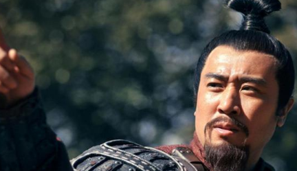 刘备在什么地方什么时候，第一次斩杀了有名有姓的名将？