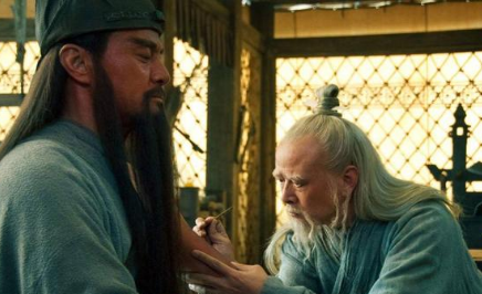 在整个三国中，可以明确击败关羽的人只有哪一个？