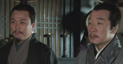 既然刘巴嫌弃刘备，为何刘备却对他一直敬重有加？