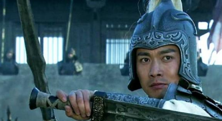 关羽不自称“河东关云长”而是自称“关某”，背后有什么苦衷？