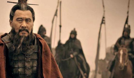 曹操临死前只杀杨修不杀司马懿，是有什么深层次的原因？