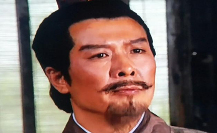 黄权投降曹丕以后，刘备为什么还要善待黄权的家属？