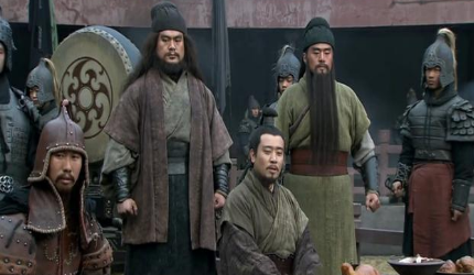 刘备的仁义是假的吗？刘备又是怎么获得属下的信任？