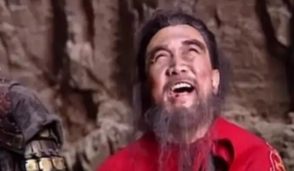 曹操在赤壁之战失败后，荆州被哪三方势力争来夺去？