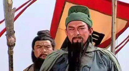 为何在关羽眼里黄忠就是个老兵，不能成为五虎上将之一？