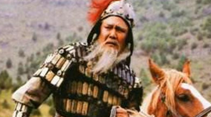 关羽在接到封赏后，为什么对与黄忠同伍感到愤怒？