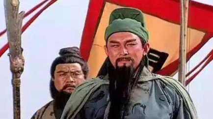 关羽为什么要给诸葛亮写信？是怕地位受到马超威胁吗？