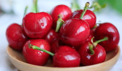 除了荔枝之外，还有哪一种水果是唐朝人最喜欢的？