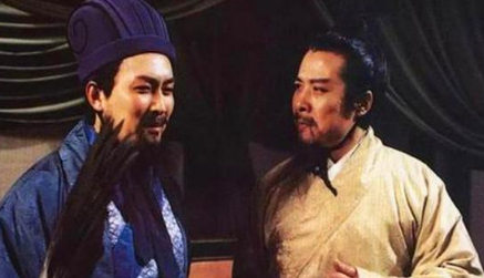 张苞与关兴是诸葛亮时期的蜀军将领，他们的武艺谁高谁低？