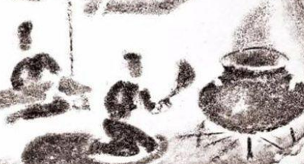 在先秦时期，烹饪食物的食具有着怎样的阶层分化？