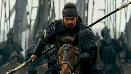 关羽多次中箭受伤，为何张飞却很少受到弓箭的伤害？