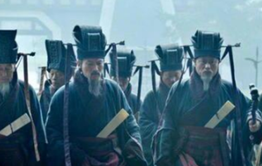 古代上朝的时候要是尿急怎么办？可以上厕所吗？