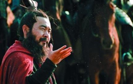 曹操手下有很多谋士，但为什么连环计还是顺利开展？