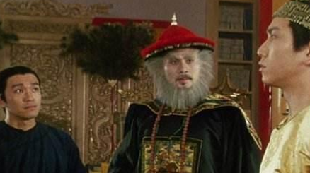 群臣列出鳌拜30条罪状时，康熙为何只是判处了他监禁？