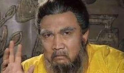 刘备是基于什么考虑，在这个关头选择让魏延独当大任？