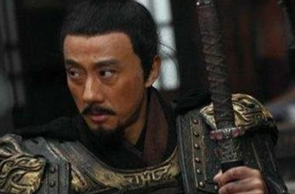 刘表在荆州站稳脚跟之后，其麾下招揽了哪十大武将？