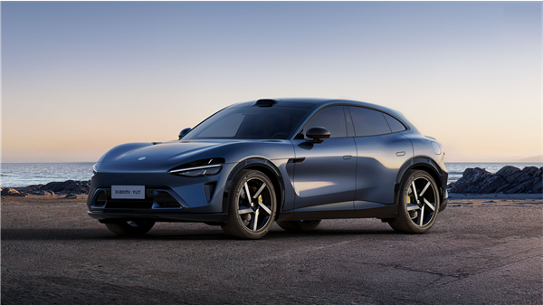 雷军讲述YU7:内部激烈争论决定不走“冰箱彩电大沙发”路线