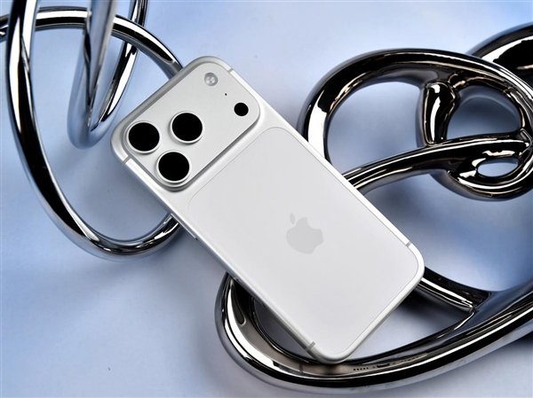 iPhone 17/17 Pro上手：牙膏挤爆掩盖不了创新乏力