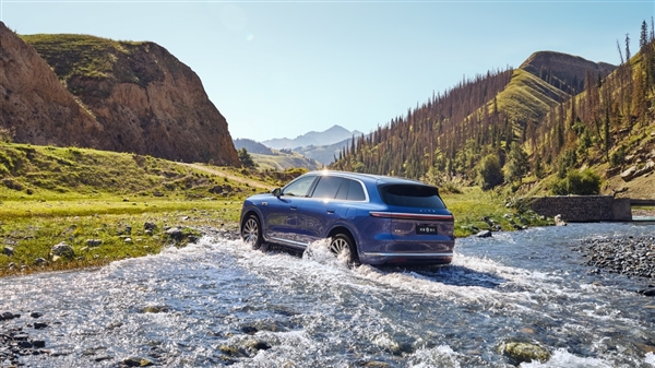 车载小艺全新升级:更有真人感 让智慧出行始于一声“小艺小艺”