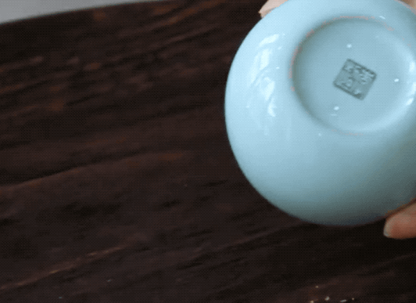 为什么有的陶瓷勺柄上会有个洞 有的却没有！赌你不知道