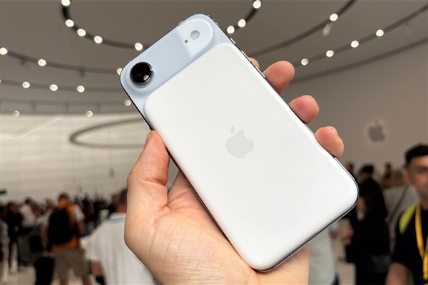 iPhone Air快来了！联通开启eSIM预约