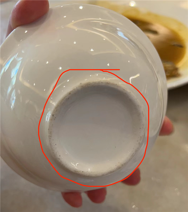 为什么有的陶瓷勺柄上会有个洞？有的却没有！赌你不知道？