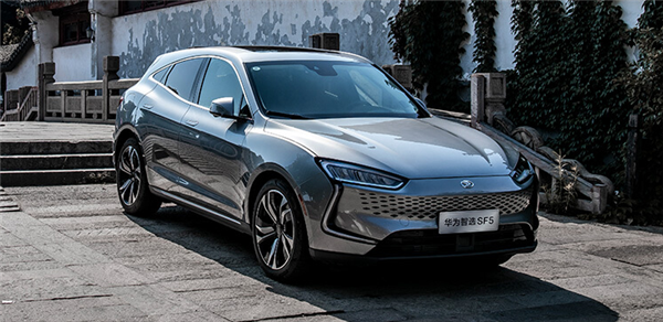 华为不忘老车主!非智驾版问界换购补贴政策延期:最高能领40000元