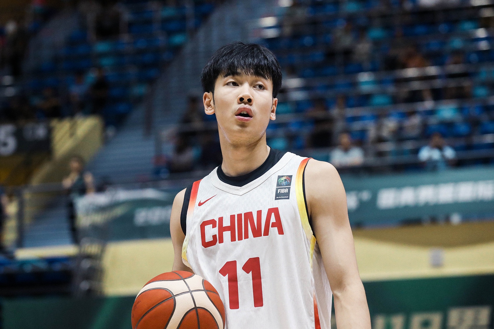 媒体人： 张博源若在EYBL赛事有好表现 高含金量offer会接踵而至