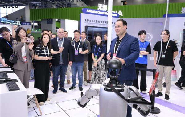 解密AI未来  全栈赋能！思科精彩亮相2025云栖大会