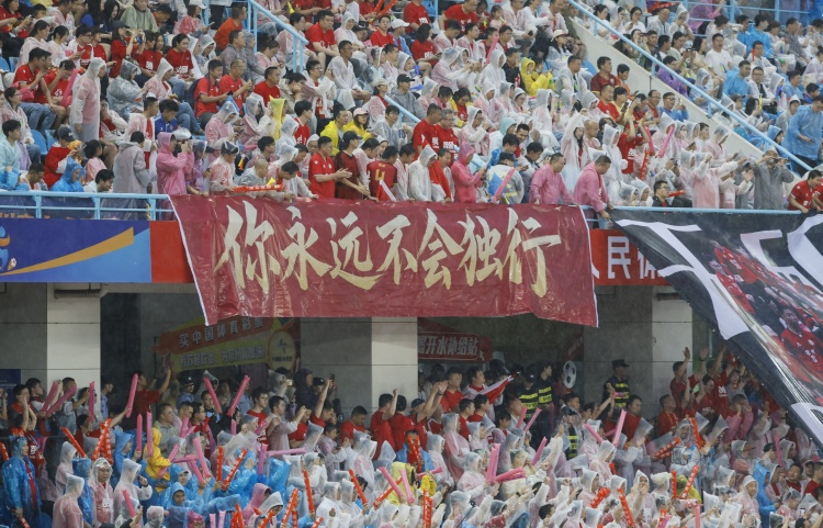 “苏超”半决赛对阵：10月18日南京vs泰州，10月19日南通vs无锡