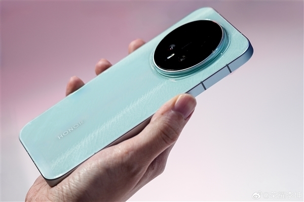 手机行业最强跑分!荣耀Magic8系列定档:10月15日见