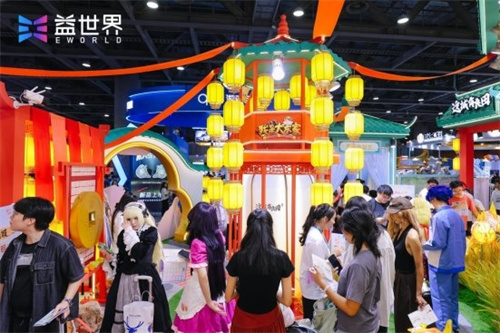 非遗剪纸进展台：传统技艺碰撞游戏新活力