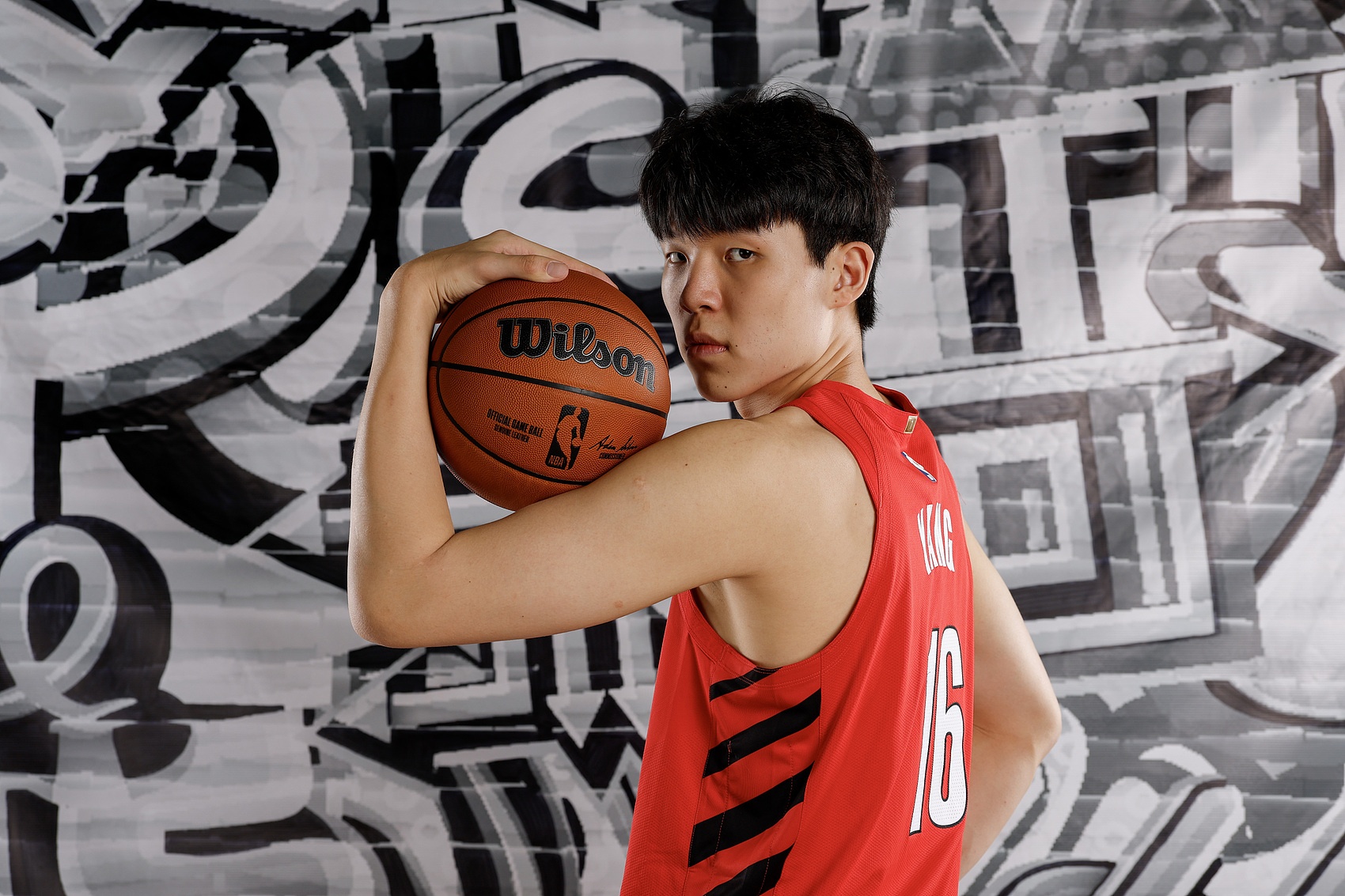 仍需适应！杨瀚森CBA首秀也曾6犯离场 12中6贡献13分10板2助3帽