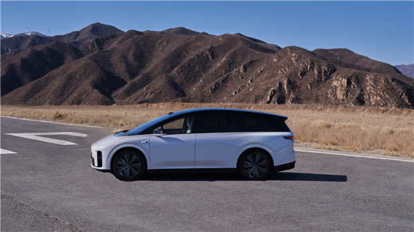 新能源汽车不再焦虑:平均导航距离看齐燃油车 1000公里+大增6倍