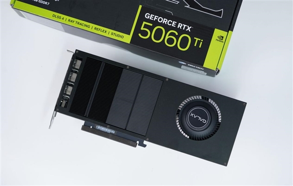 史上唯一单槽 2cm极致超薄！影驰RTX 5060 Ti无双MAX图赏