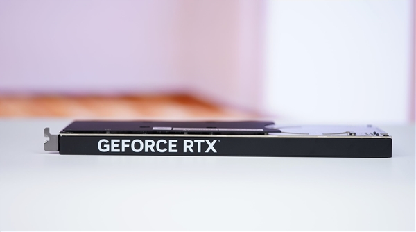 史上唯一单槽 2cm极致超薄！影驰RTX 5060 Ti无双MAX图赏