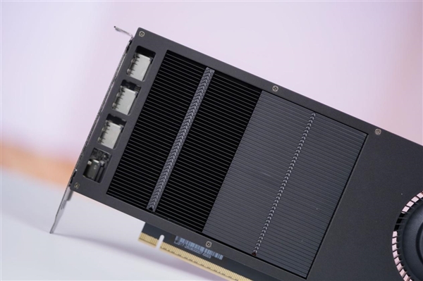 史上唯一单槽 2cm极致超薄！影驰RTX 5060 Ti无双MAX图赏