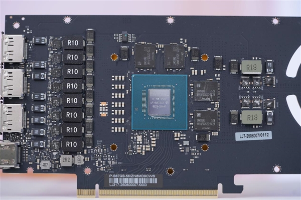 史上唯一单槽 2cm极致超薄！影驰RTX 5060 Ti无双MAX图赏