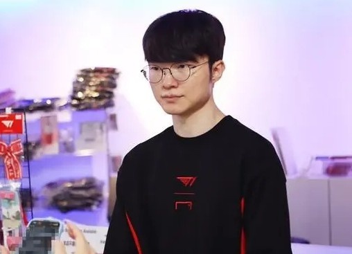 Faker：想和GEN交手；中韩优点不同，以挑战者心态参赛