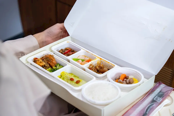 高铁盒饭又上新了 川味爱好者狂喜