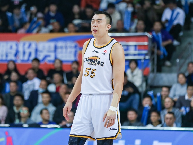 已在CBA退役！媒体人：韩德君将出战今年的全运会决赛阶段