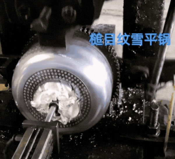 金属杯和雪平锅的锤纹表面 真是一锤锤敲出来的吗