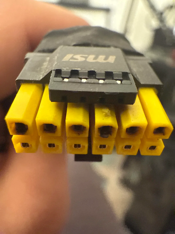12V-2x6 16针供电接口真没法要了！48小时烧了四块RTX 5090