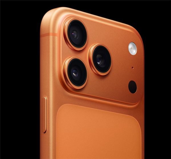 苹果回应橙色iPhone 17 Pro Max褪色成玫瑰金：正常使用不会掉色